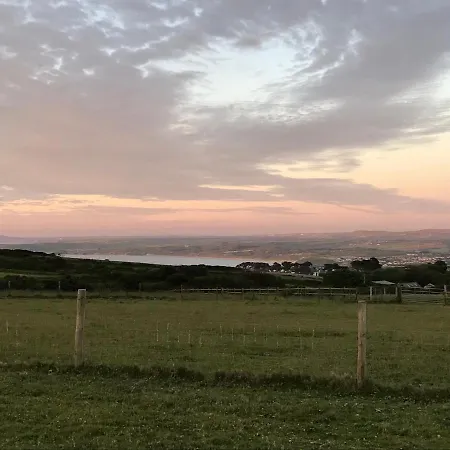 Kemping Stunning Views & Sunrises From Sally Saracen St Ives